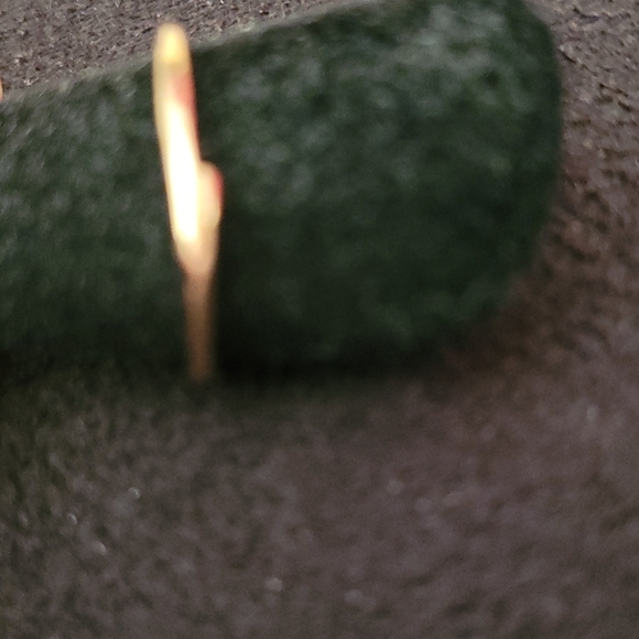 14k GOLD RING - Picture 3 of 5